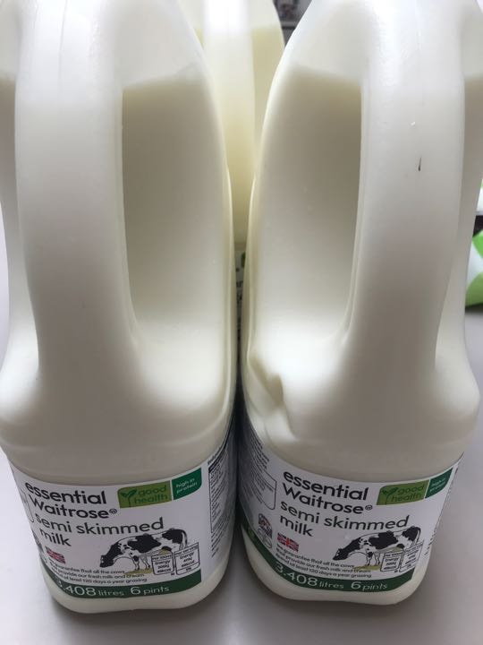 Semi skimmed milk 6 pints- food rescue - OLIO