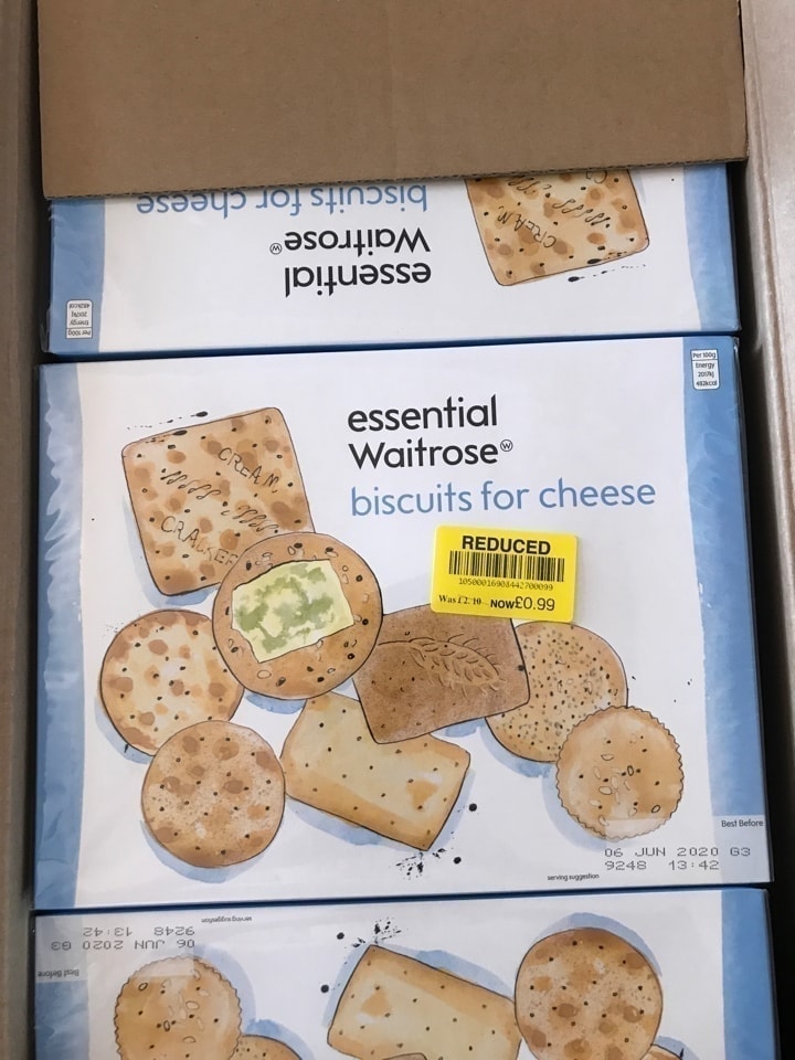 Biscuits for cheese