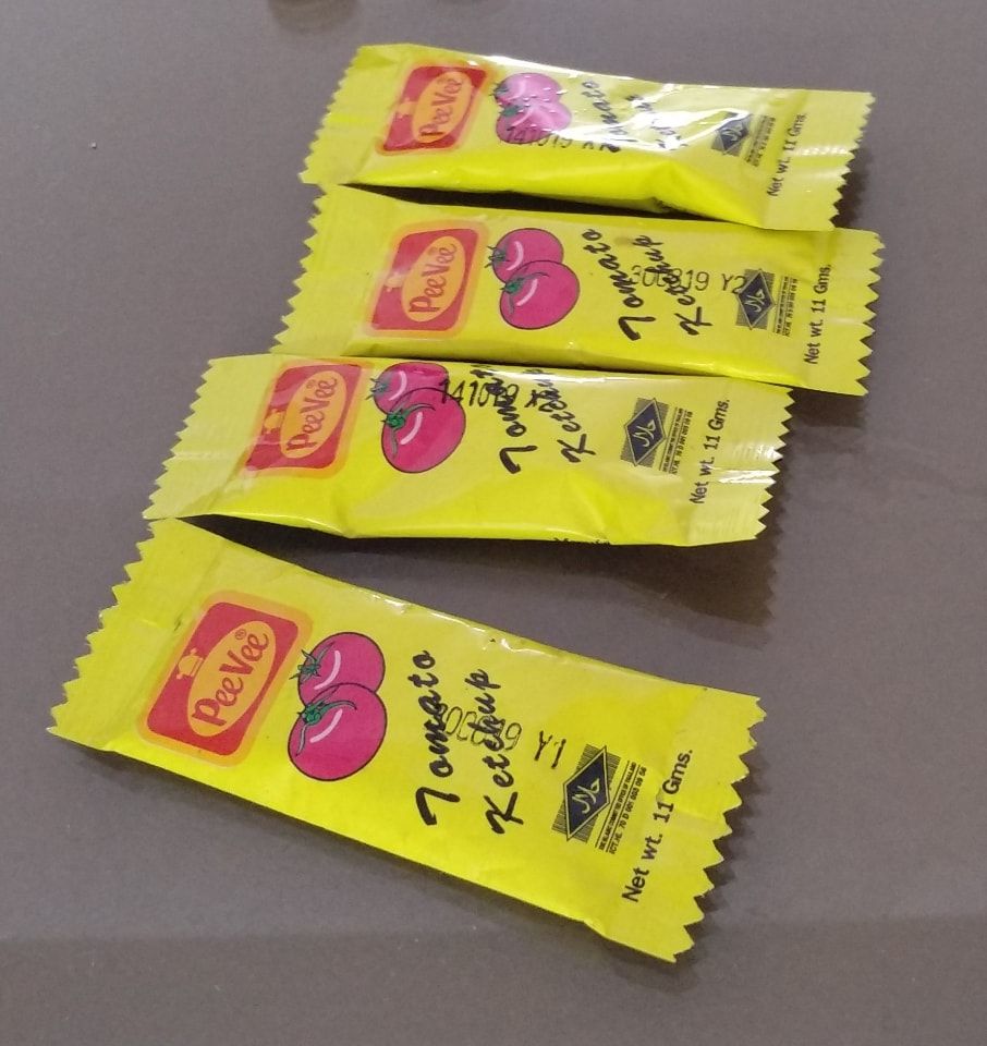 Tomato ketchup 4 packs (Expire 30 Aug 2019) OLIO