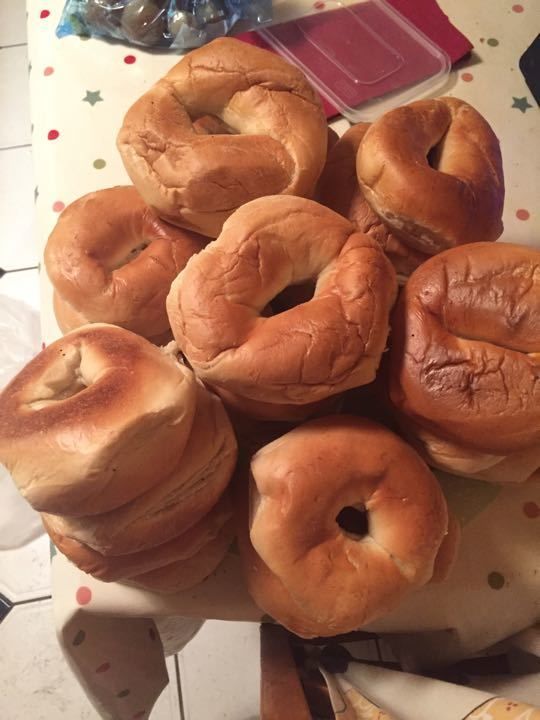 Bagels lots of Bagels OLIO