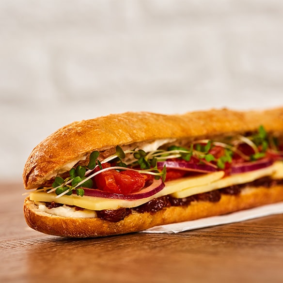 Pret Baguette Posh Cheddar and Pickle OLIO