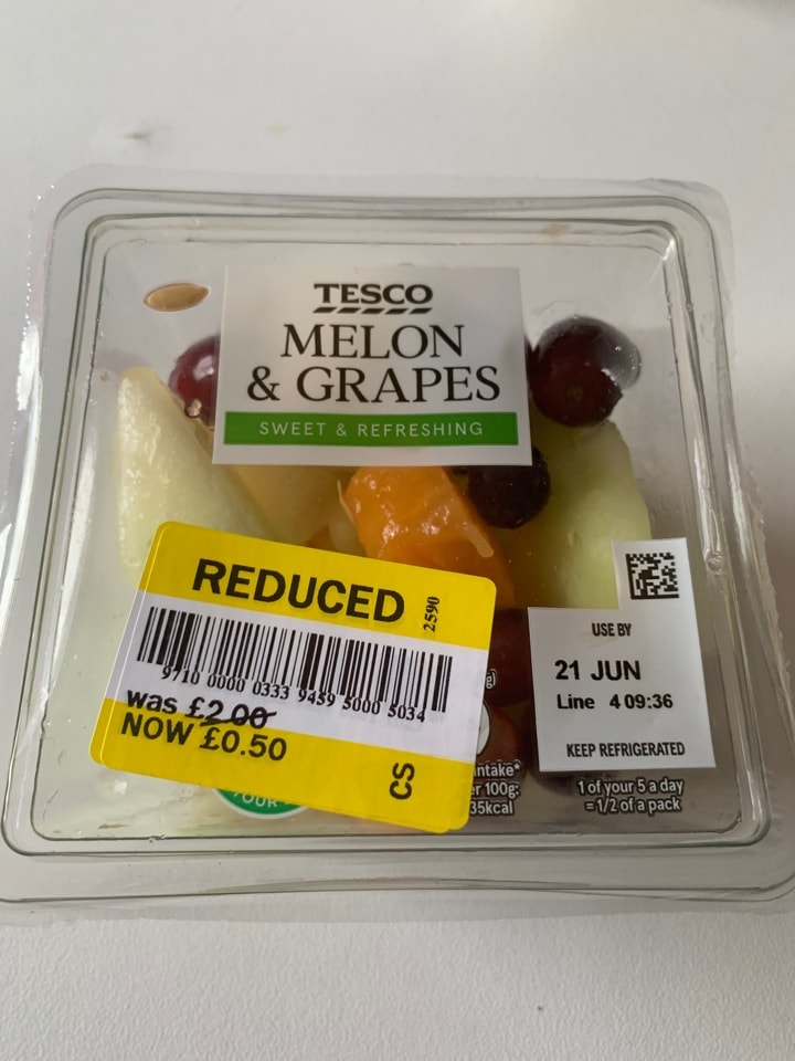 Tesco Melon and Grapes 300g pot OLIO