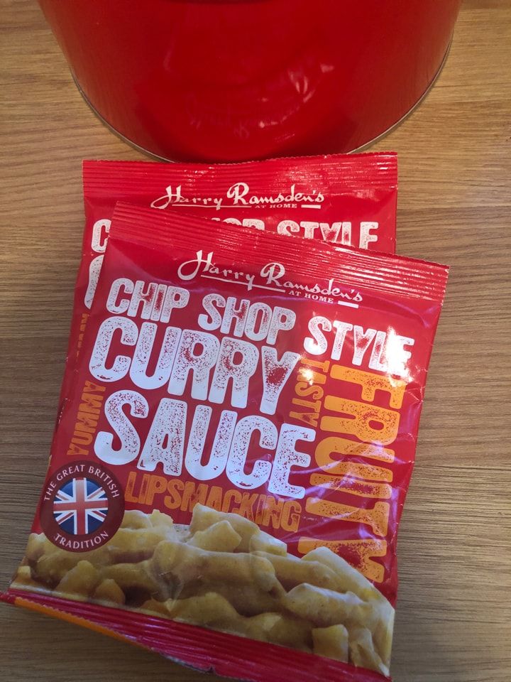 2 unopened sachets of Harry Ramsdens instant curry sauce OLIO