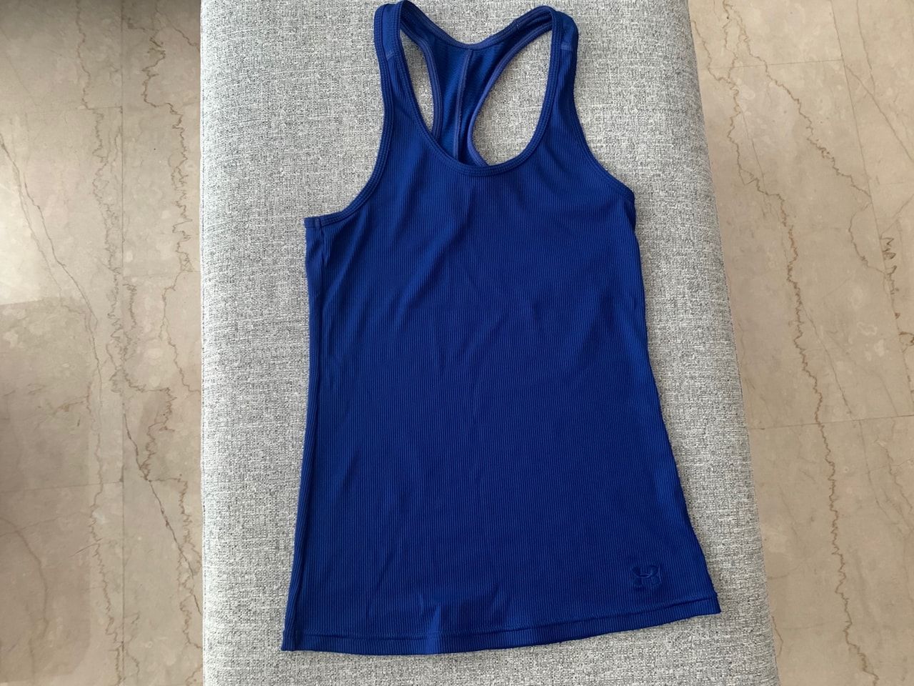 Under Armour Women s Tank Top M Size Slim Fit OLIO