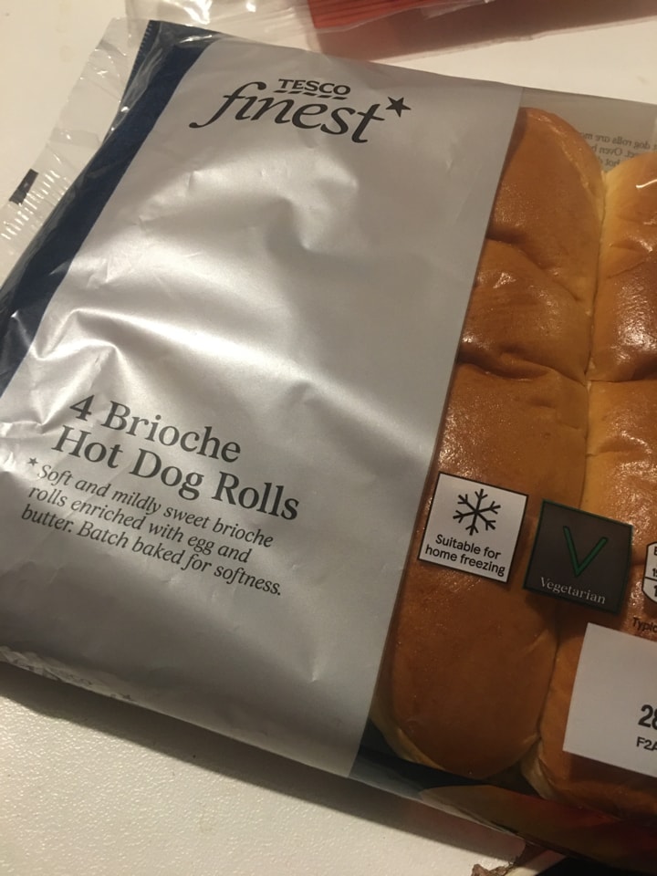 Tesco Finest 4 brioche hot dog rolls OLIO
