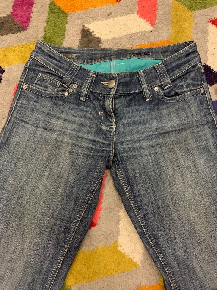 River Island ladies size 12 denim jeans. OLIO