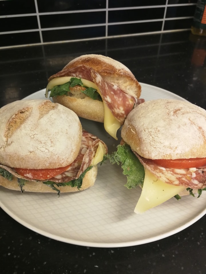 Sandwich buns with cheese and salami OLIO